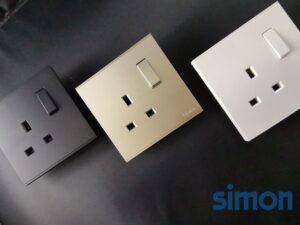 Read more about the article Stop Kontak Simon E6 Grey dengan Fitur Keamanan Modern